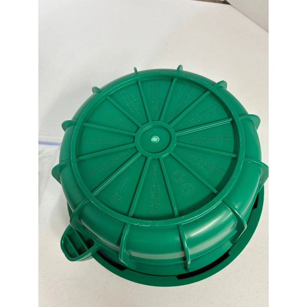 Green Microwave Pressure Cooker with Manual and Extra Gasket Locking Lid NEW